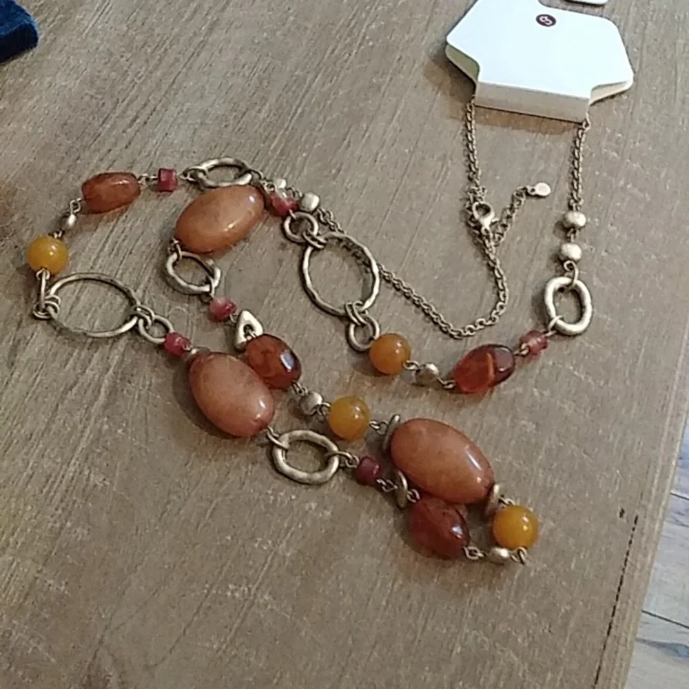NWT Gold Tone Embellished Stament Beaded  Necklace